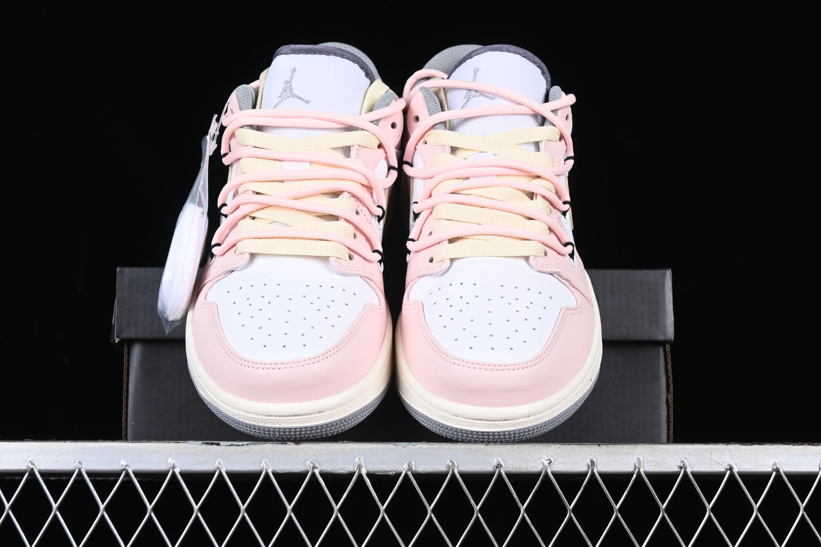 All categories Air Jordan Jordan series basketball shoes Air Jordan 1 Low Z version Air Jordan 1 Low AJ1 Joe 1 customized version strap deconstruction sports culture basketball shoes 553558-053